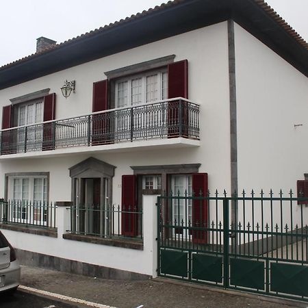 Vitorino De Nemesio Guesthouse Понта-Делгада Экстерьер фото