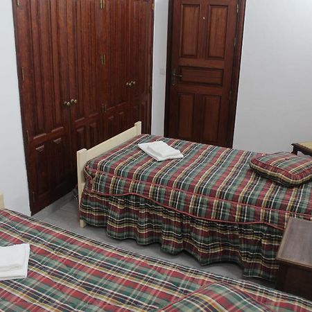 Vitorino De Nemesio Guesthouse Понта-Делгада Экстерьер фото