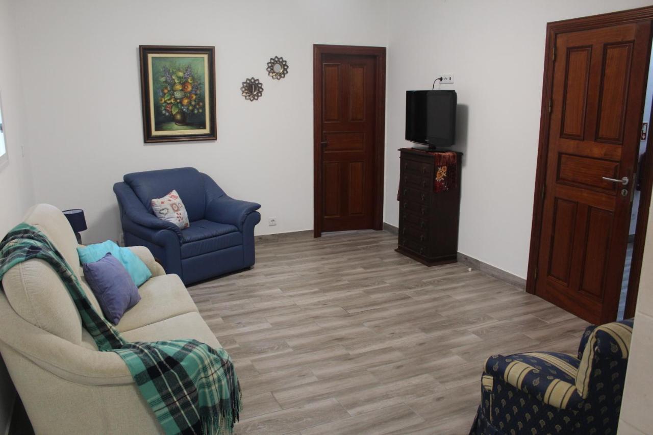 Vitorino De Nemesio Guesthouse Понта-Делгада Экстерьер фото