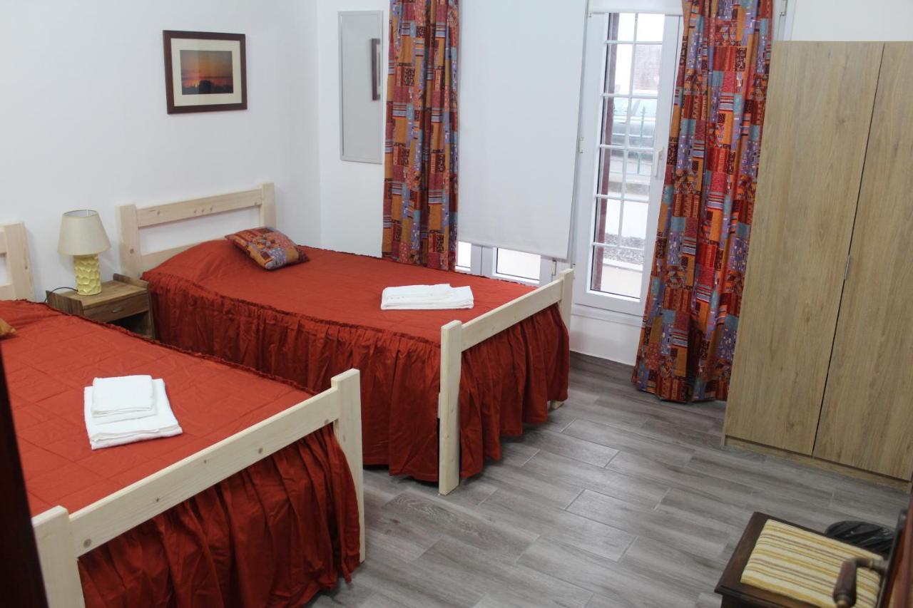 Vitorino De Nemesio Guesthouse Понта-Делгада Экстерьер фото