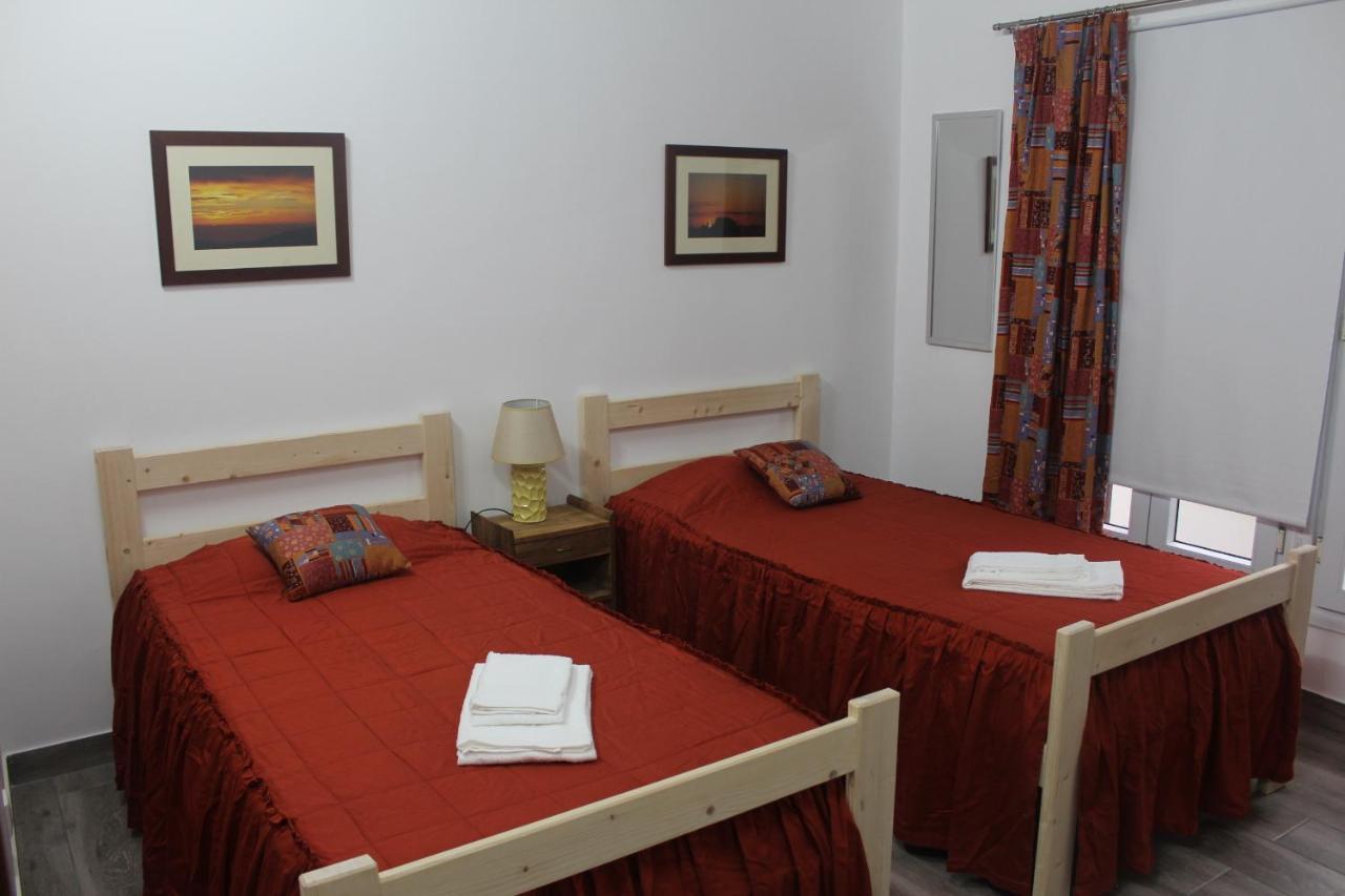 Vitorino De Nemesio Guesthouse Понта-Делгада Экстерьер фото
