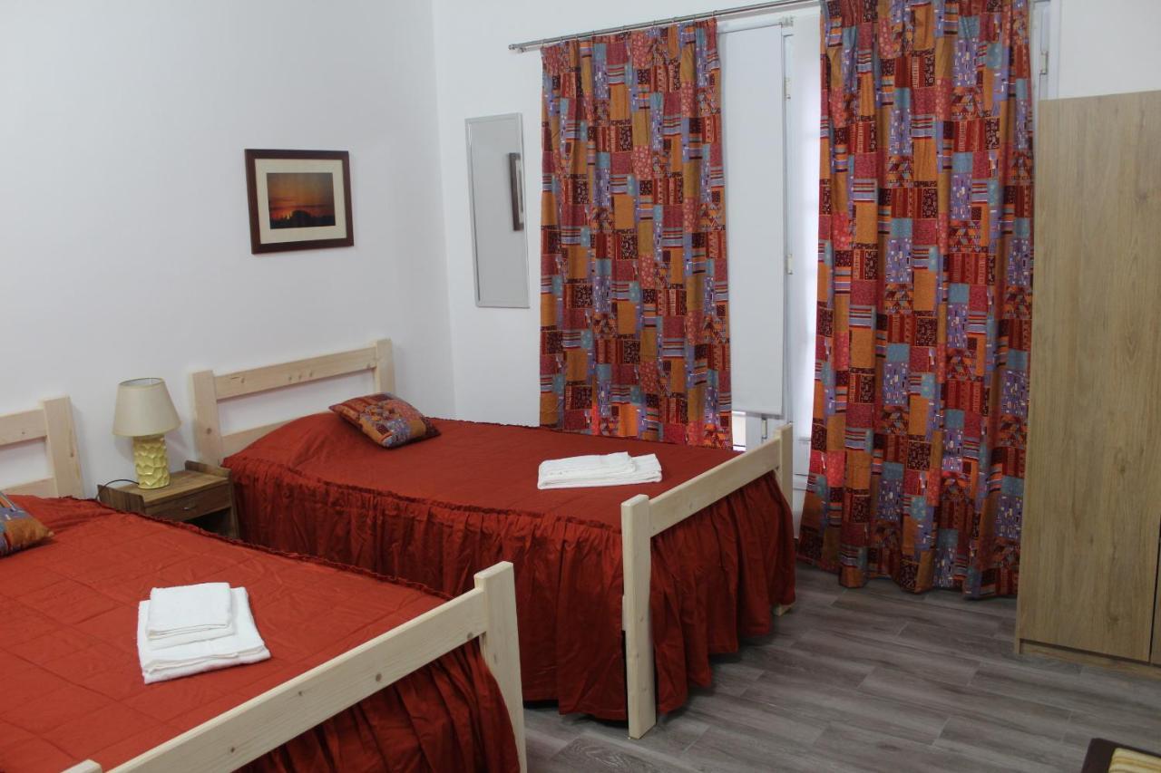 Vitorino De Nemesio Guesthouse Понта-Делгада Экстерьер фото