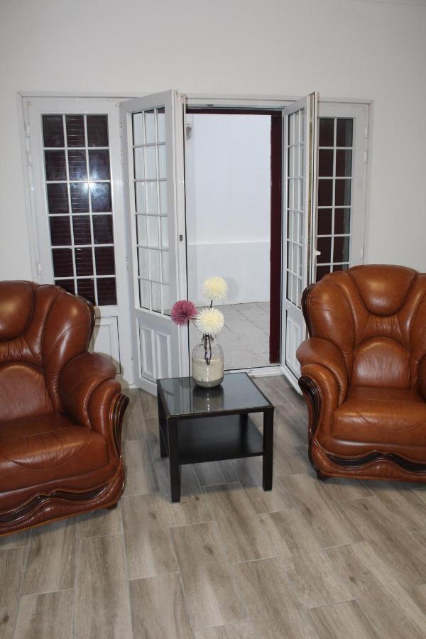 Vitorino De Nemesio Guesthouse Понта-Делгада Экстерьер фото