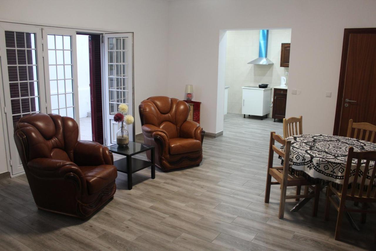 Vitorino De Nemesio Guesthouse Понта-Делгада Экстерьер фото