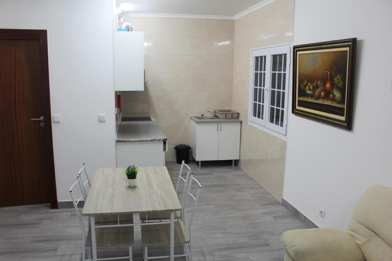Vitorino De Nemesio Guesthouse Понта-Делгада Экстерьер фото