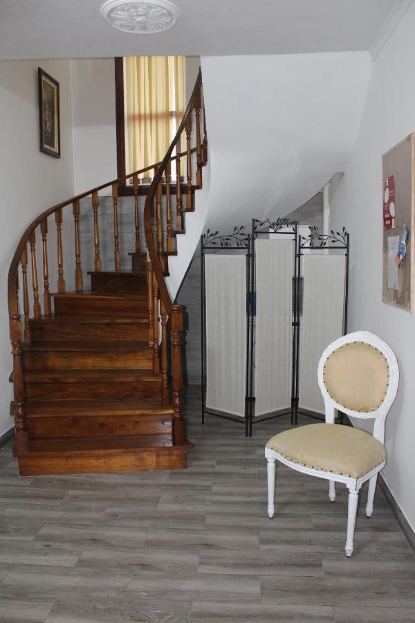Vitorino De Nemesio Guesthouse Понта-Делгада Экстерьер фото