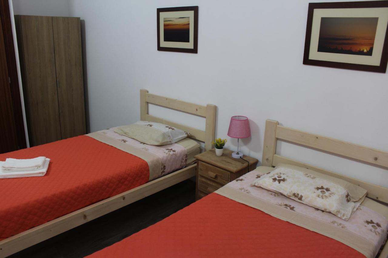 Vitorino De Nemesio Guesthouse Понта-Делгада Экстерьер фото