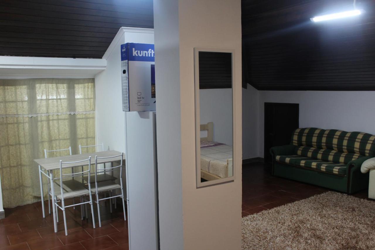 Vitorino De Nemesio Guesthouse Понта-Делгада Экстерьер фото