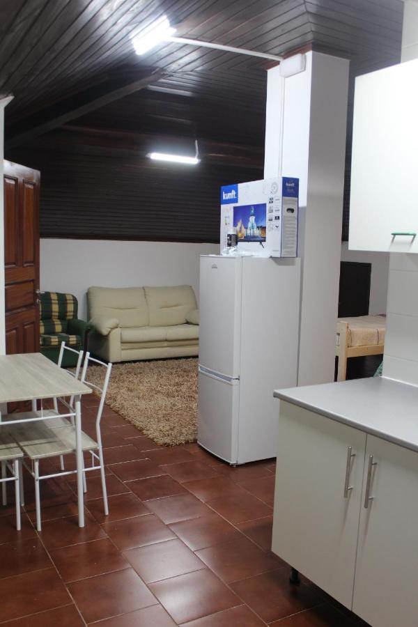 Vitorino De Nemesio Guesthouse Понта-Делгада Экстерьер фото