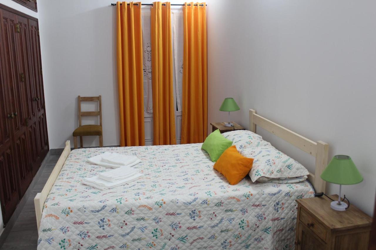 Vitorino De Nemesio Guesthouse Понта-Делгада Экстерьер фото